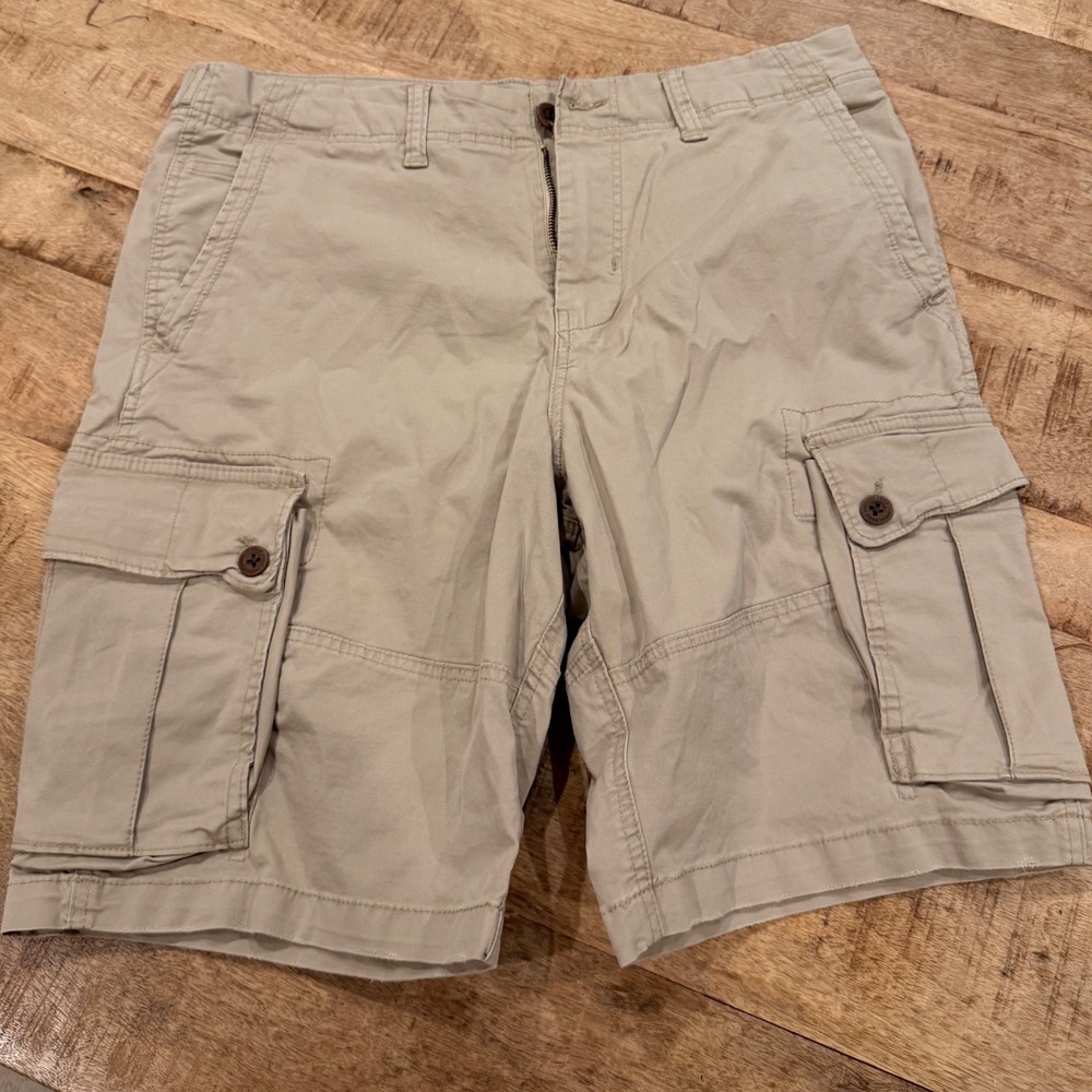 American Eagle Cargo shorts